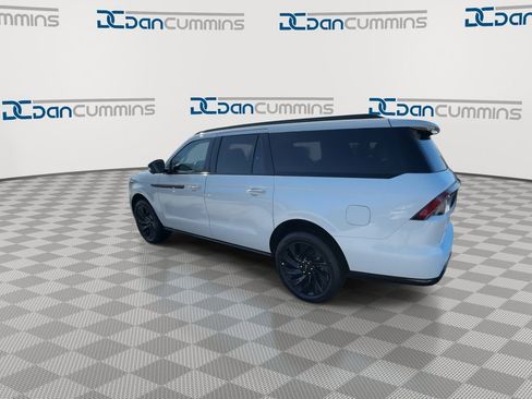 New 2026 Lincoln Navigator L Reserve w/ Jet Appearance Package AWD/4WD image 6