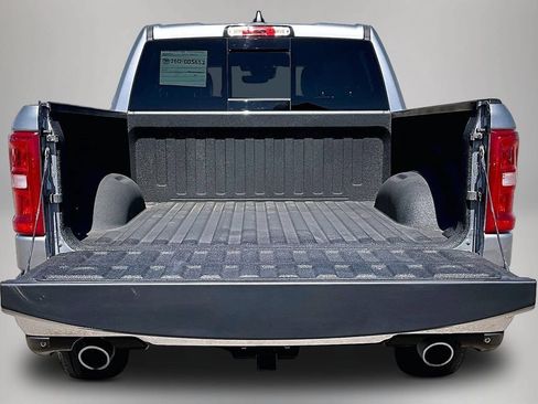 Used 2025 RAM 1500 Laramie AWD/4WD image 7