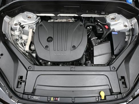 Used 2024 Volvo XC90 B5 Plus AWD/4WD image 56