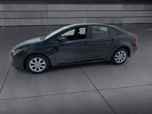 Used 2022 Toyota Corolla LE FWD image 5