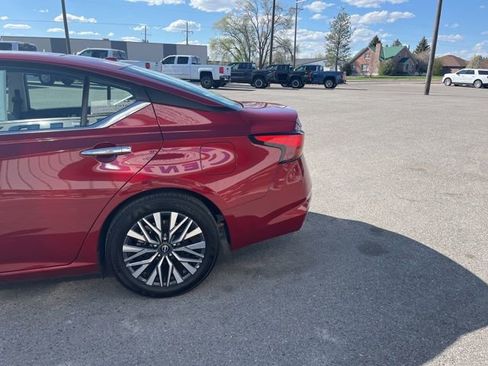 Used 2025 Nissan Altima 2.5 SV FWD image 7