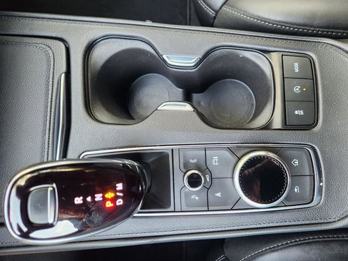 Used 2025 Cadillac XT4 Premium Luxury image 34