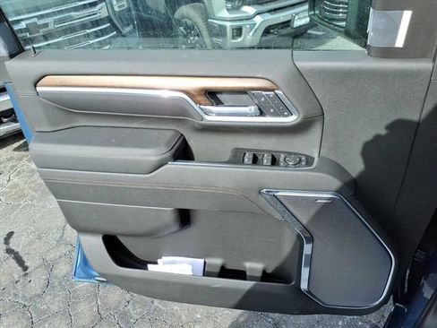 New 2026 Chevrolet Silverado 2500 High Country w/ High Country Premium Package AWD/4WD image 11