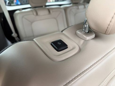 Used 2023 Lincoln Aviator Grand Touring w/ Equipment Group 301A AWD/4WD image 13