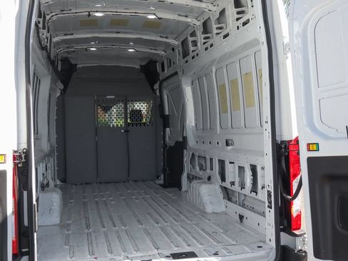Used 2020 Ford Transit 250 148 High Roof Extended RWD image 9