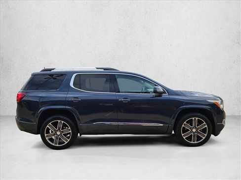 Used 2019 GMC Acadia Denali w/ Technology Package FWD image 4