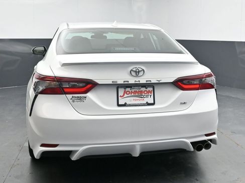Used 2024 Toyota Camry SE image 7