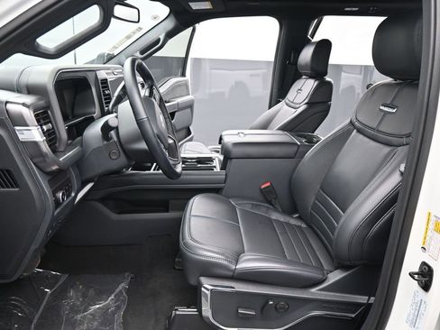 New 2026 Ford F250 Platinum w/ FX4 Off-Road Package image 12