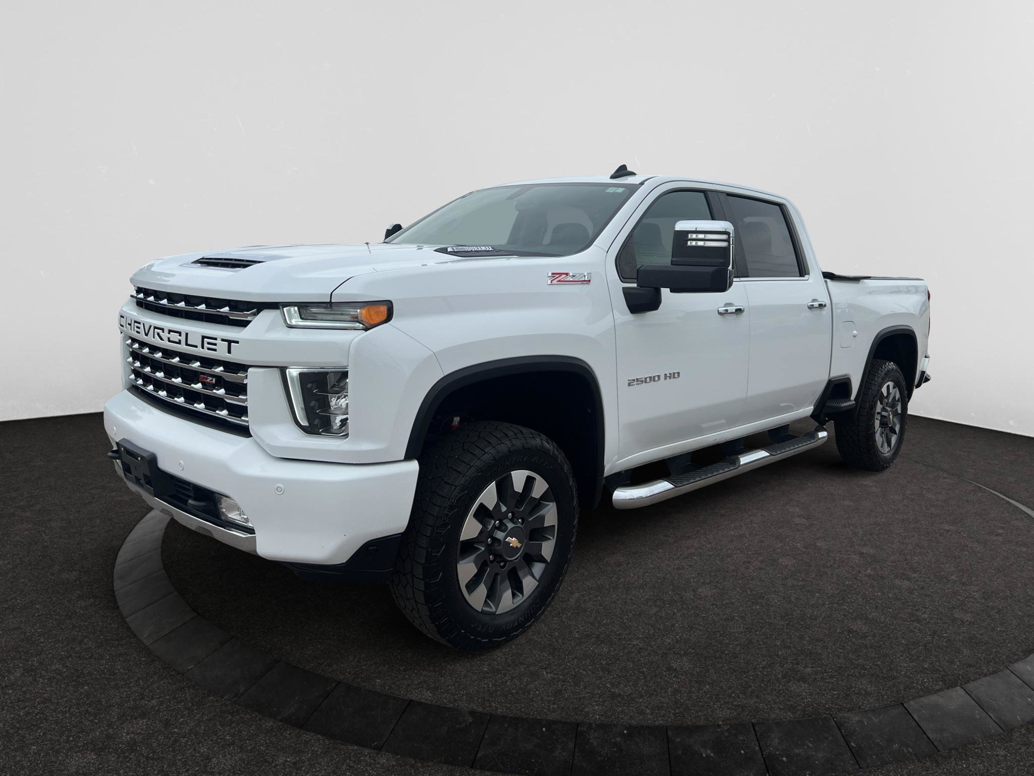 Used 2021 Chevrolet Silverado 2500 LT w/ Z71 Chrome Sport Edition AWD/4WD image 2