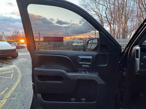 Used 2018 Chevrolet Silverado 1500 LT w/ All Star Edition image 9