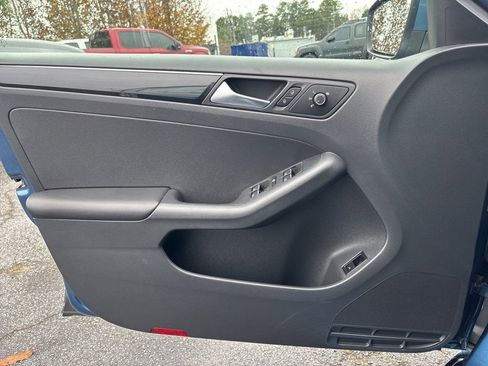 Used 2016 Volkswagen Jetta SEL image 37