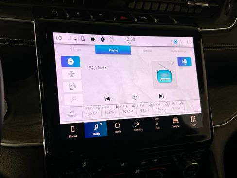 Used 2022 Jeep Grand Cherokee Overland image 15