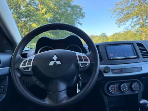 Used 2010 Mitsubishi Lancer ES FWD image 9