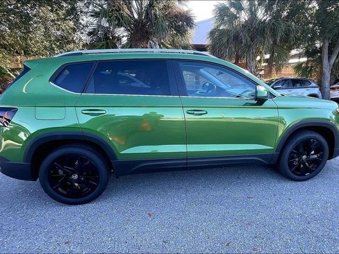 New 2026 Volkswagen Taos SE FWD image 4