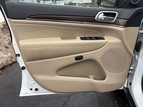 Used 2015 Jeep Grand Cherokee Limited image 30