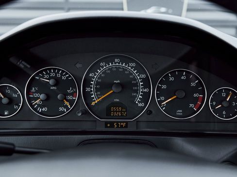 Used 2002 Mercedes-Benz SL 500 w/ SL2 Option Pkg image 50