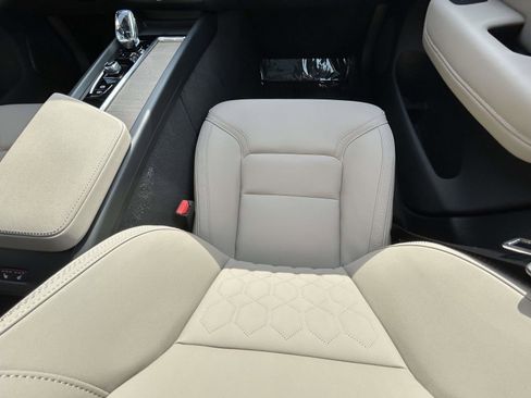 New 2026 Volvo XC60 B5 Plus w/ Protection Package Premier image 15