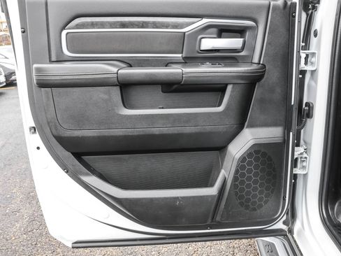 Used 2024 RAM 2500 Big Horn AWD/4WD image 37
