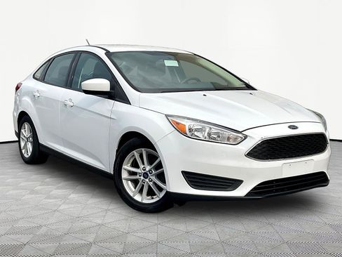 Used 2018 Ford Focus SE w/ Interior Protection Package FWD image 3