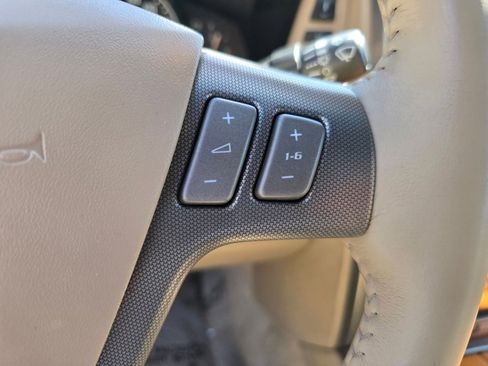 Used 2007 Cadillac XLR RWD image 7