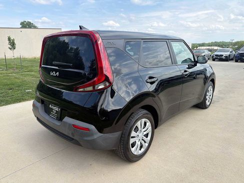 Used 2022 Kia Soul LX FWD image 6