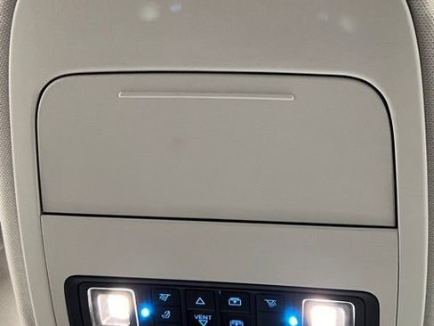 Used 2025 Ford Expedition Active AWD/4WD image 34