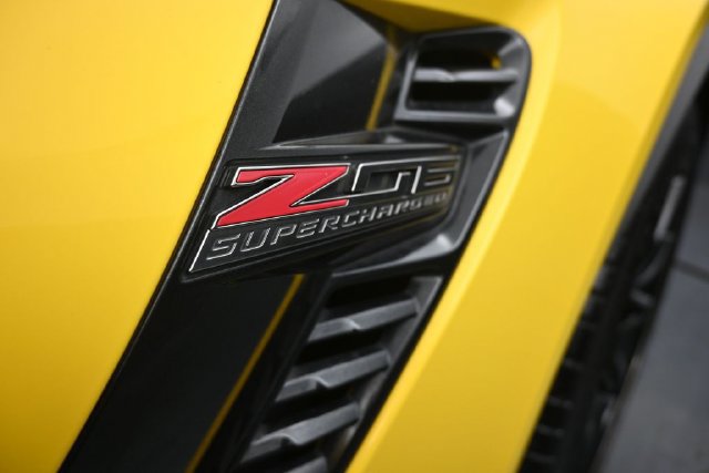 Used 2016 Chevrolet Corvette Z06 w/ 2LZ Preferred Equipment Group RWD image 19