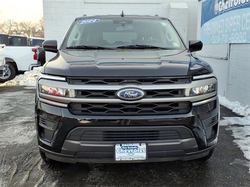 Used 2024 Ford Expedition Max XLT image 2
