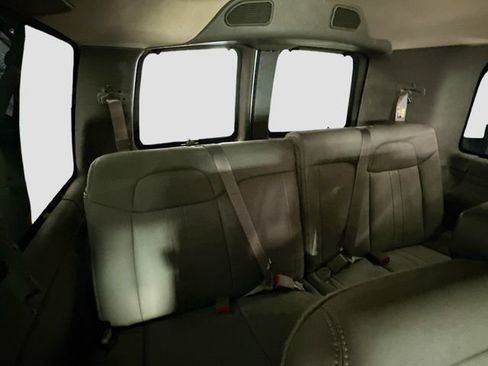 Used 2019 Chevrolet Express 3500 LS image 24