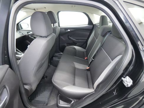 Used 2014 Ford Focus SE FWD image 16