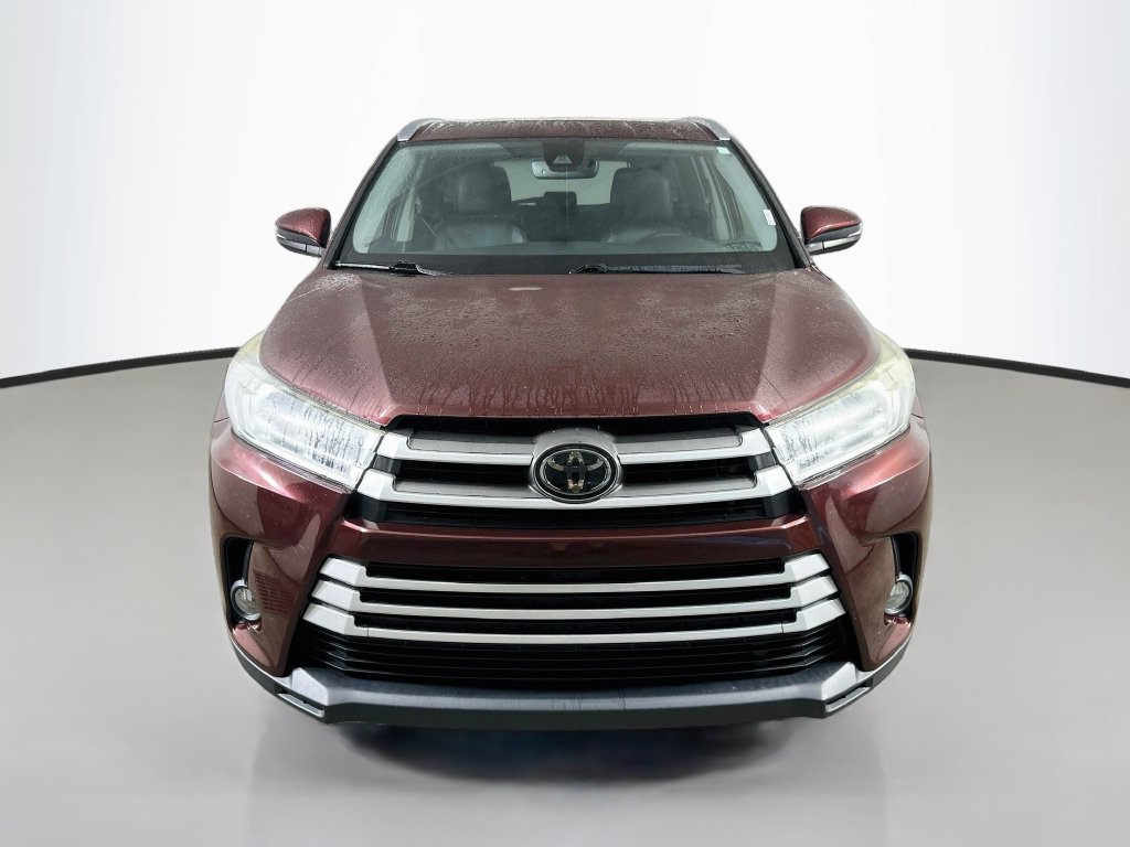 Used 2019 Toyota Highlander XLE FWD image 2