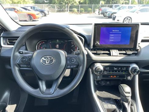 Used 2025 Toyota RAV4 XLE FWD image 18