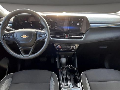 Used 2025 Chevrolet TrailBlazer LT AWD/4WD image 10