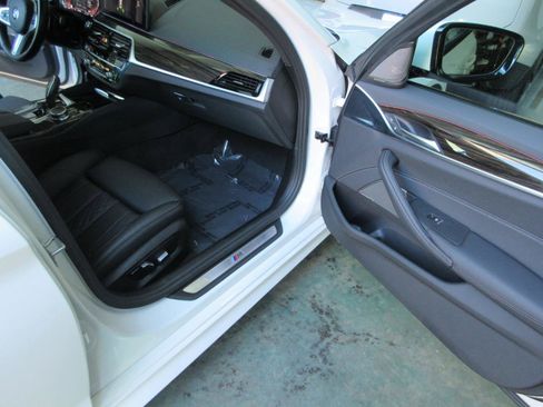 Used 2023 BMW 530i w/ M Sport Package RWD image 22