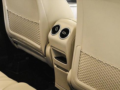 Used 2023 Mercedes-Benz GLB 250 4MATIC image 19