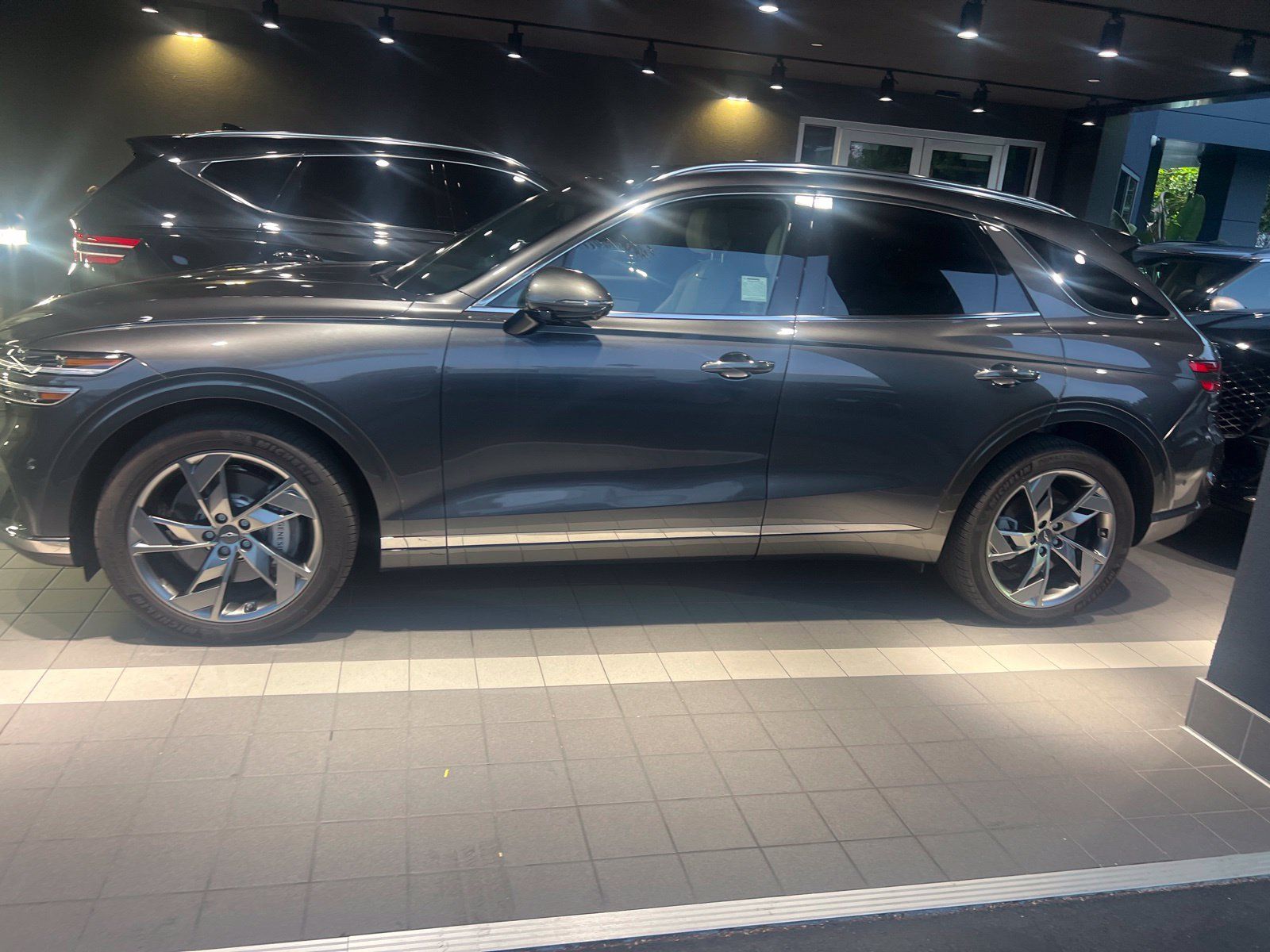 Used 2023 Genesis Electrified GV70 AWD/4WD image 3