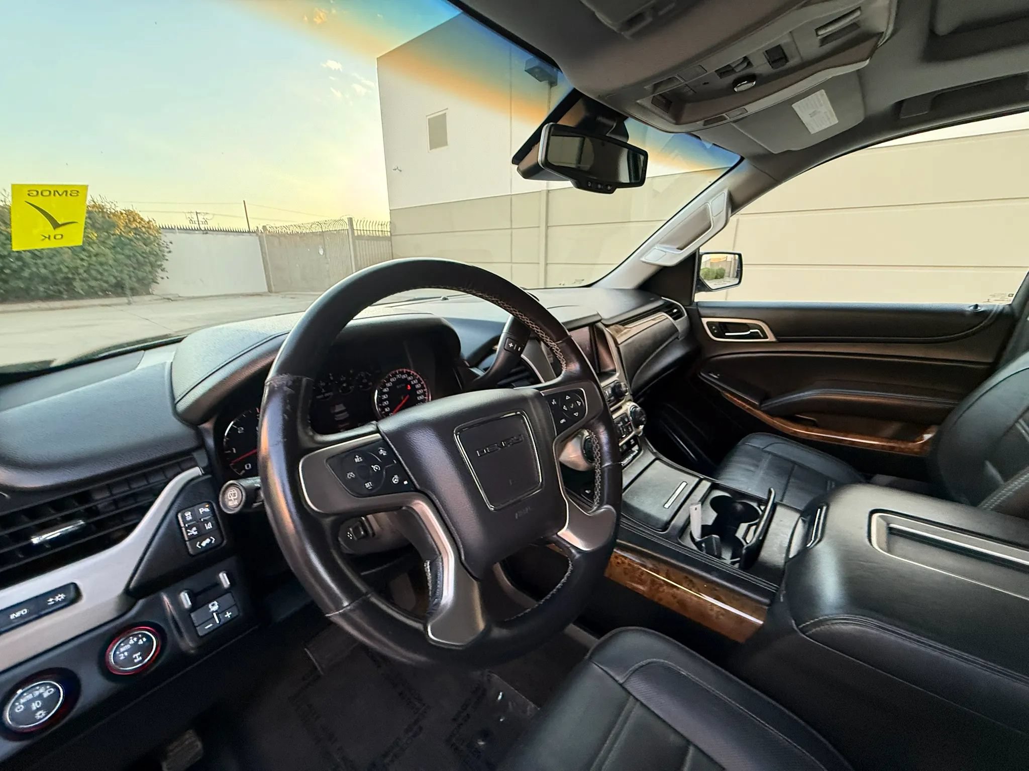 Used 2015 GMC Yukon XL Denali w/ Touring Package AWD/4WD image 17