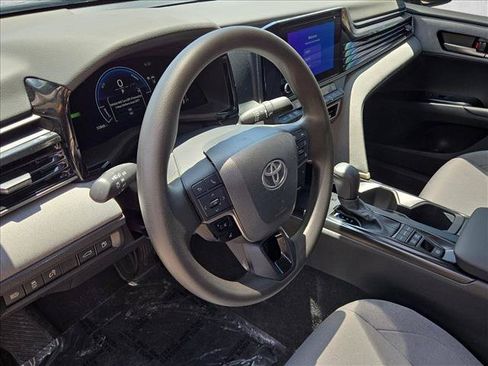 Used 2025 Toyota Camry LE w/ Convenience Package FWD image 10