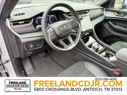 New 2025 Jeep Grand Cherokee Altitude w/ Trailer Tow Package AWD/4WD image 23