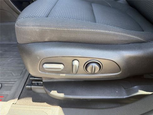 Used 2023 GMC Acadia SLE w/ Driver Convenience Package AWD/4WD image 28