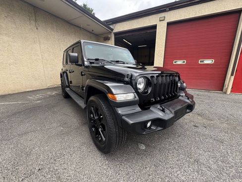 Used 2018 Jeep Wrangler Unlimited Sport S AWD/4WD image 12