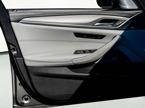 Used 2021 BMW M5 w/ Executive Package image 37