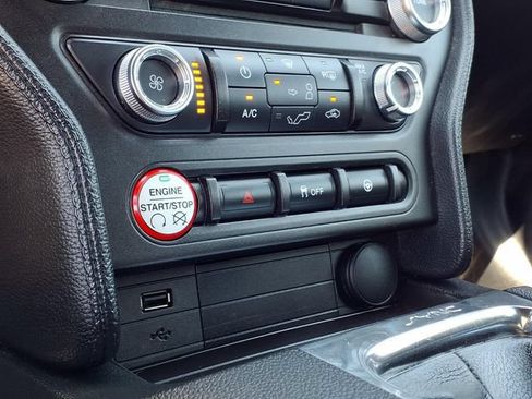 Used 2017 Ford Mustang Coupe RWD image 15