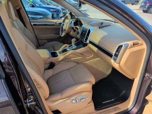 Used 2017 Porsche Cayenne Platinum Edition image 12