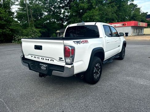 Used 2021 Toyota Tacoma TRD Off-Road image 2