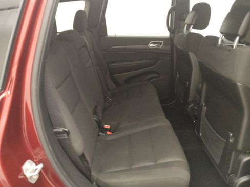 Used 2022 Jeep Grand Cherokee Laredo E RWD image 19