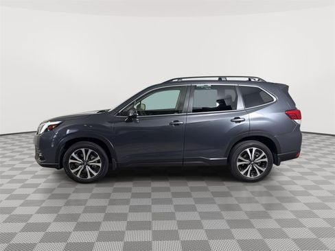 Used 2022 Subaru Forester Limited image 4