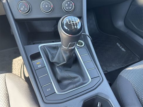 Used 2019 Volkswagen Jetta S image 15