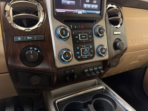 Used 2014 Ford F250 Lariat w/ Lariat Ultimate Package AWD/4WD image 20