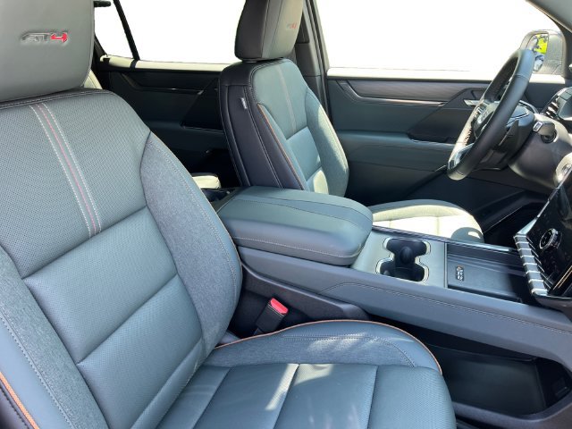 Used 2026 GMC Acadia AT4 w/ Luxury Package AWD/4WD image 23